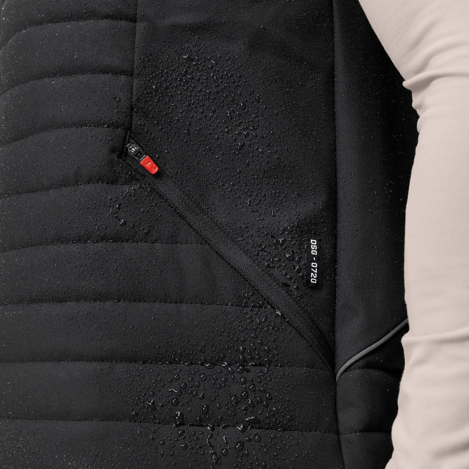 0720. Waterproof Insulated Run Vest  - Black