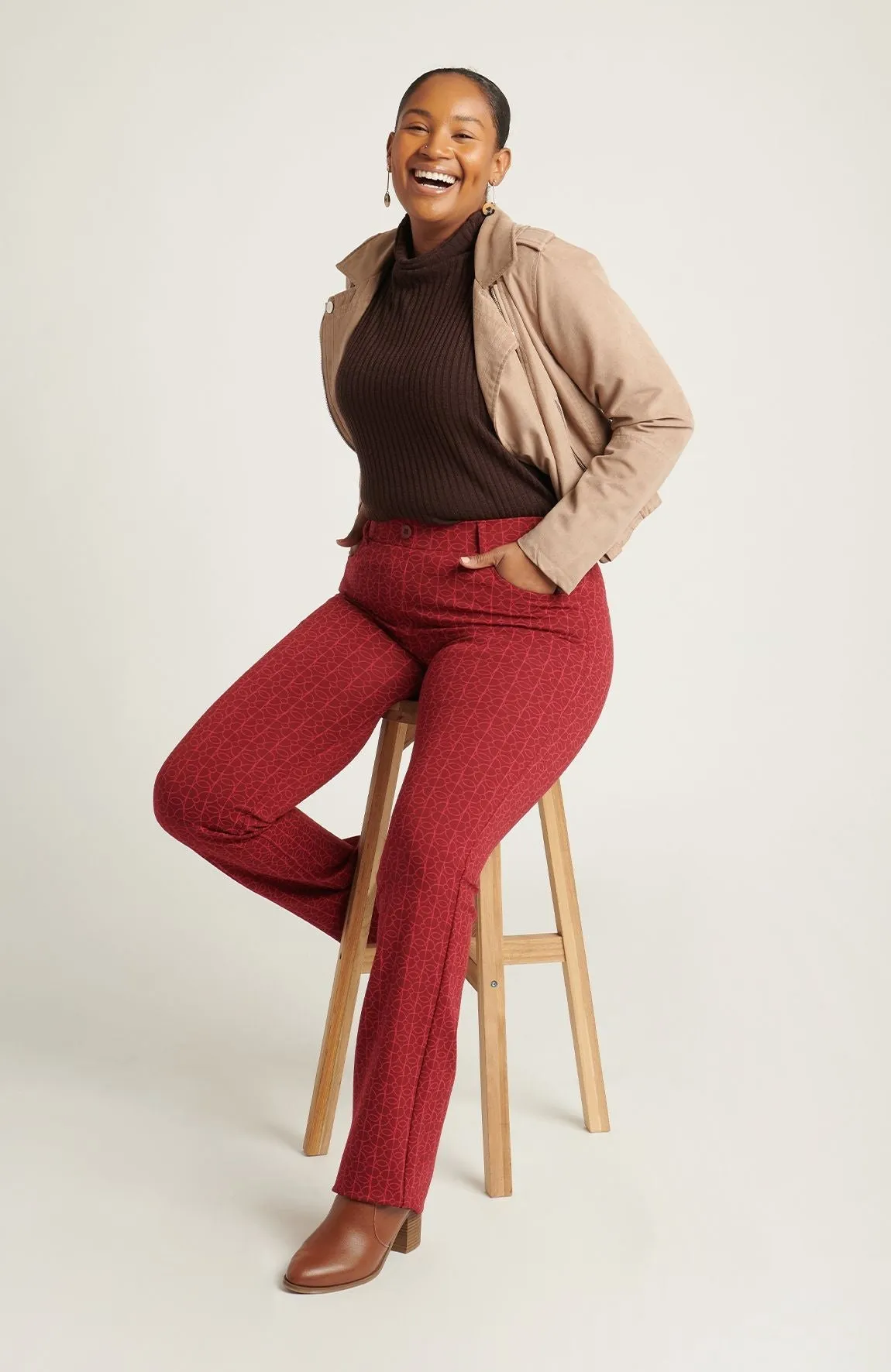 7-Pocket | Straight-Leg Dress Pant Yoga Pants (Rhubarb)