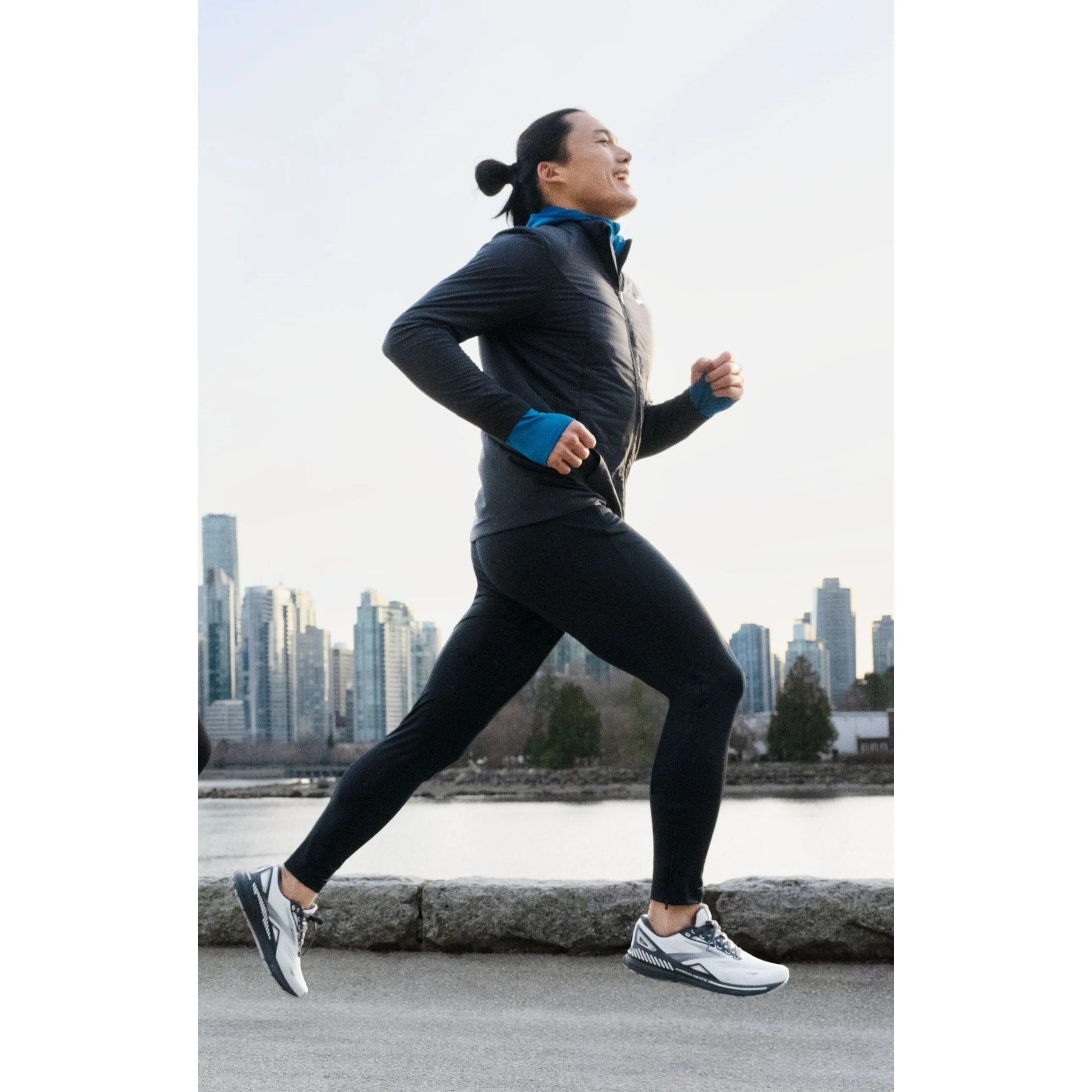 BROOKS ADRENALINE GTS 23 WOMEN'S MEDIUM AND WIDE