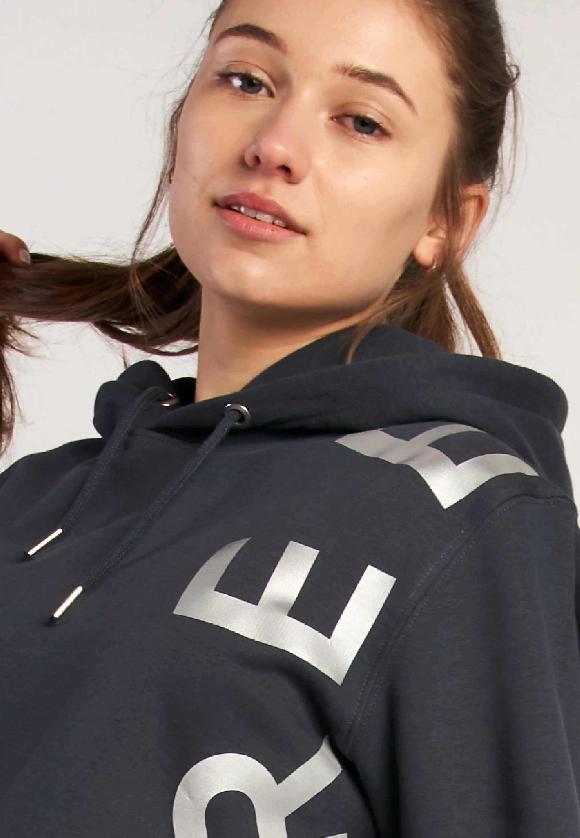 GREY UNISEX HOODIE WITH SHOULDER-PRINT