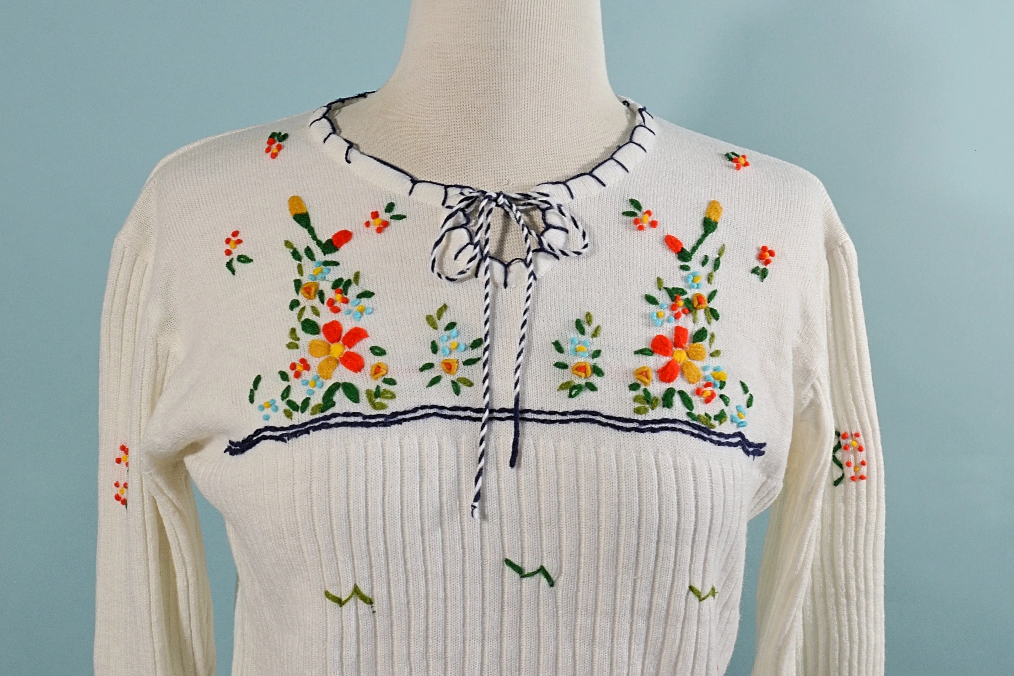 SOLD Vintage 70s White Embroidered Sweater, 60s Ribbed Hippie Top M