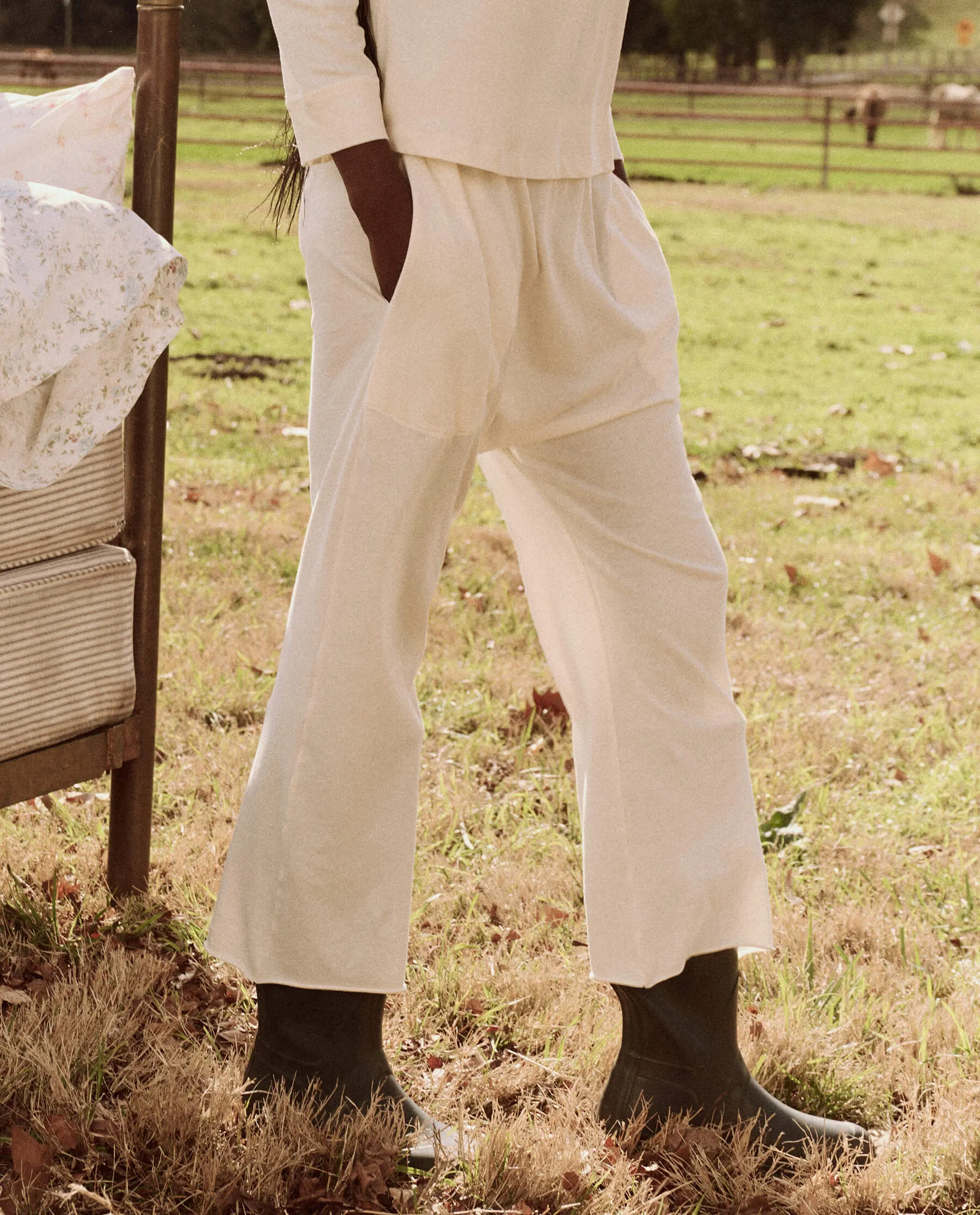 The Lounge Crop. -- Washed White